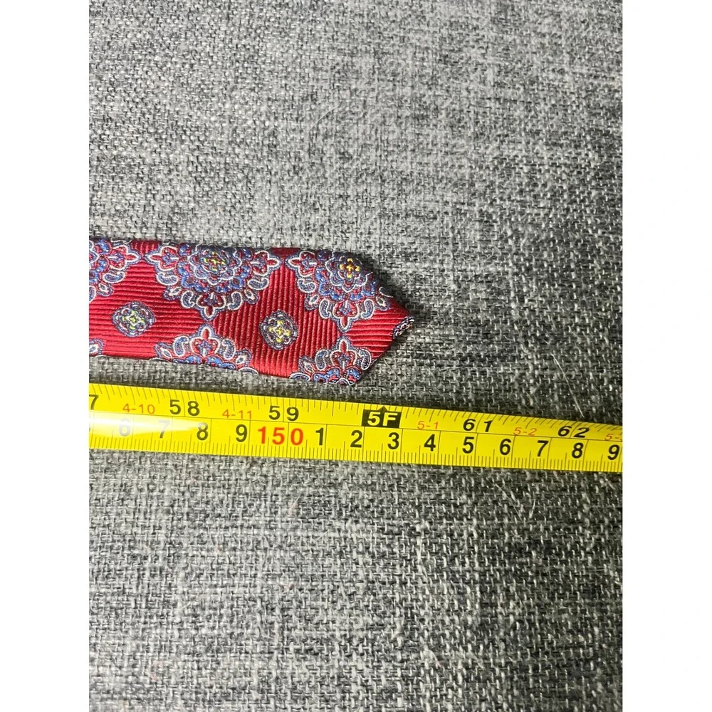 Jos. A. Bank Heritage Collection Red Medallion 100% Silk Mens Necktie